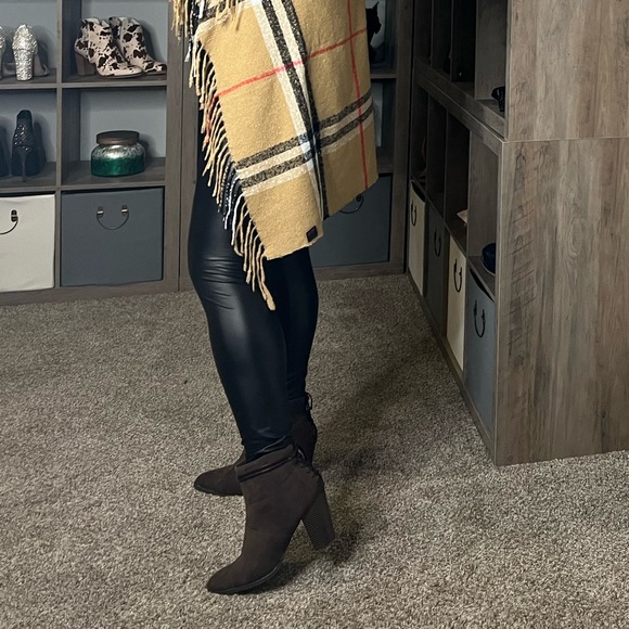 NEW! Black Faux Leather Leggings - High Waisted - Fall/Winter Must-Have - Picture 8 of 12